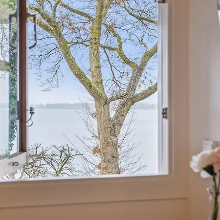 Titta - 10m To The Fjord By Interhome Vakantiehuis