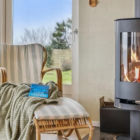 Vakantiehuis Titta - 10m To The Fjord By Interhome